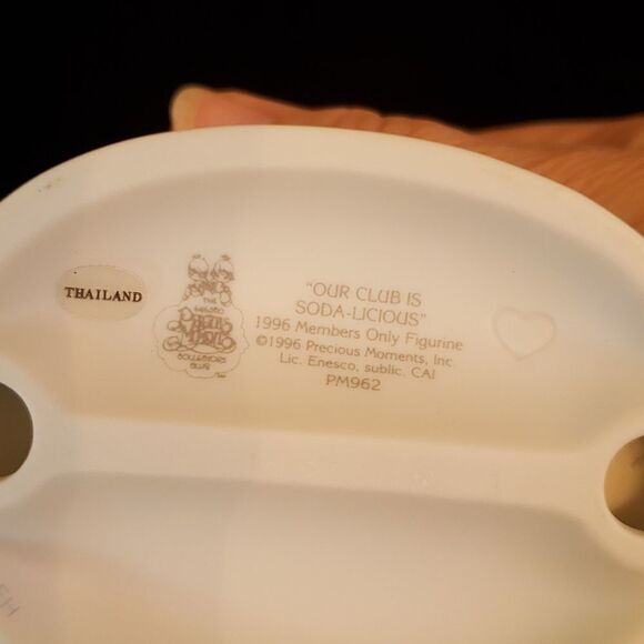 Vtg Precious Moments Porcelain Figurine 1996 "Our Club Is Soda-Licious" … - Picture 8 of 8